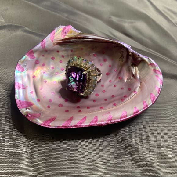 Seashell jewelry holder - Picture 4 of 7